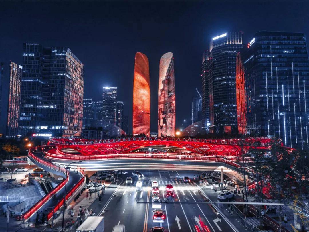 新地标,新场景,新中心,「成都交子大道」何以如此出圈?