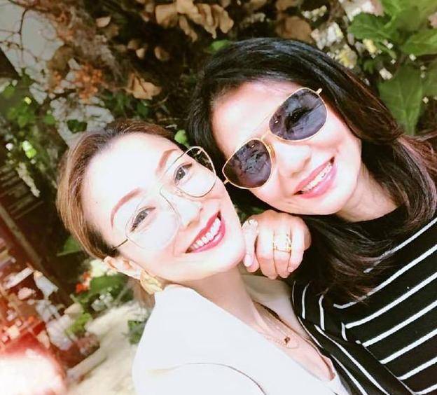 短裙|61岁钟楚红晒近照！穿一身大牌尽显总裁范，同框小12岁黎姿也不输