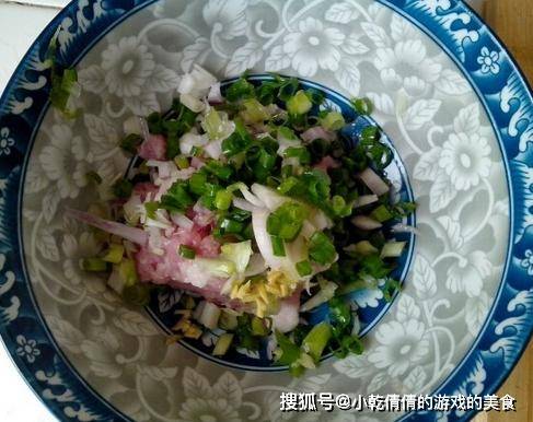 面的|香葱猪肉馅饼，不等发面不二次醒发，香酥脆皮薄馅大，吃着真过瘾