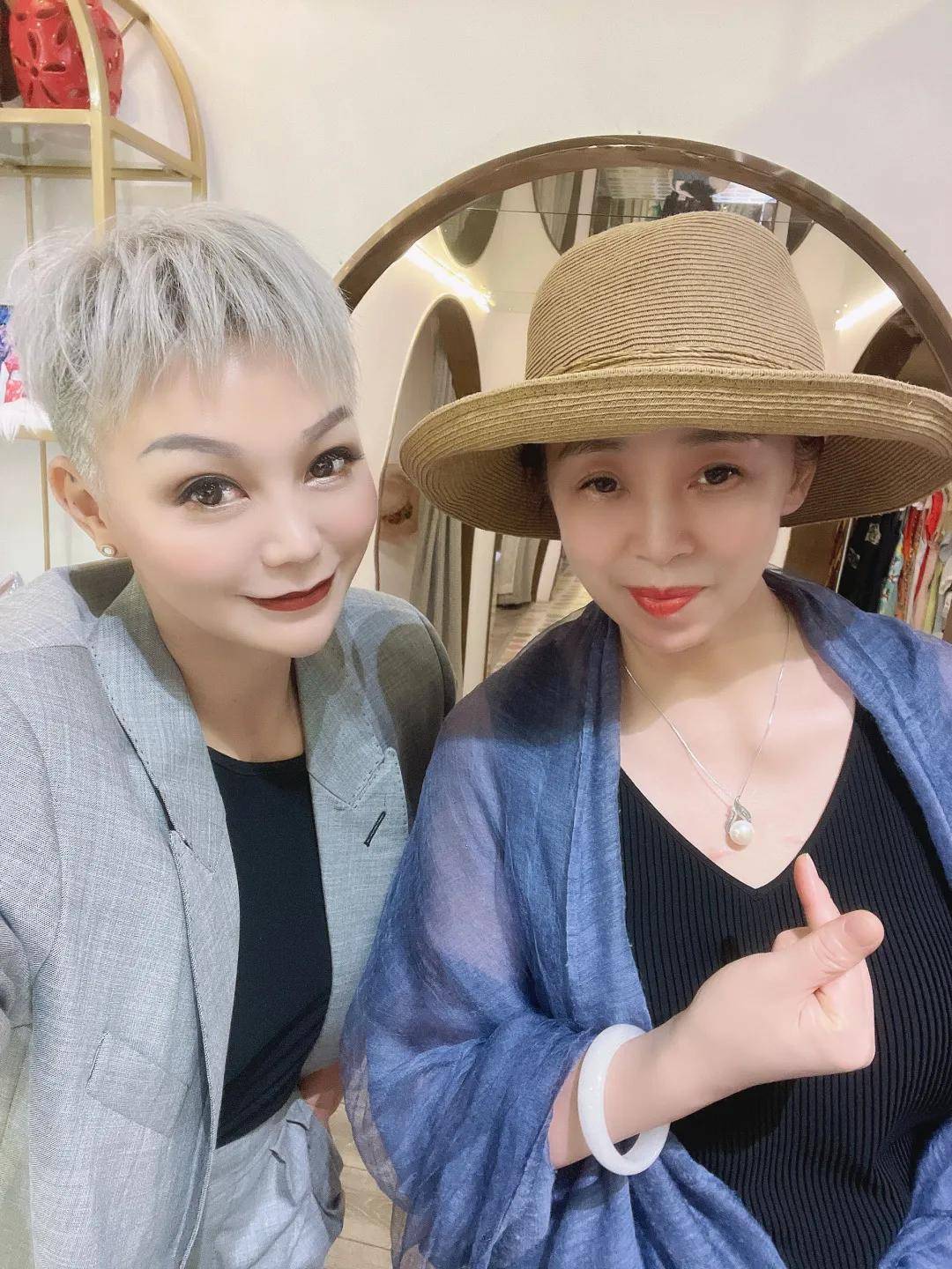 股东|尊享时装盛宴,共赴时尚秘境——打造专属你的气场