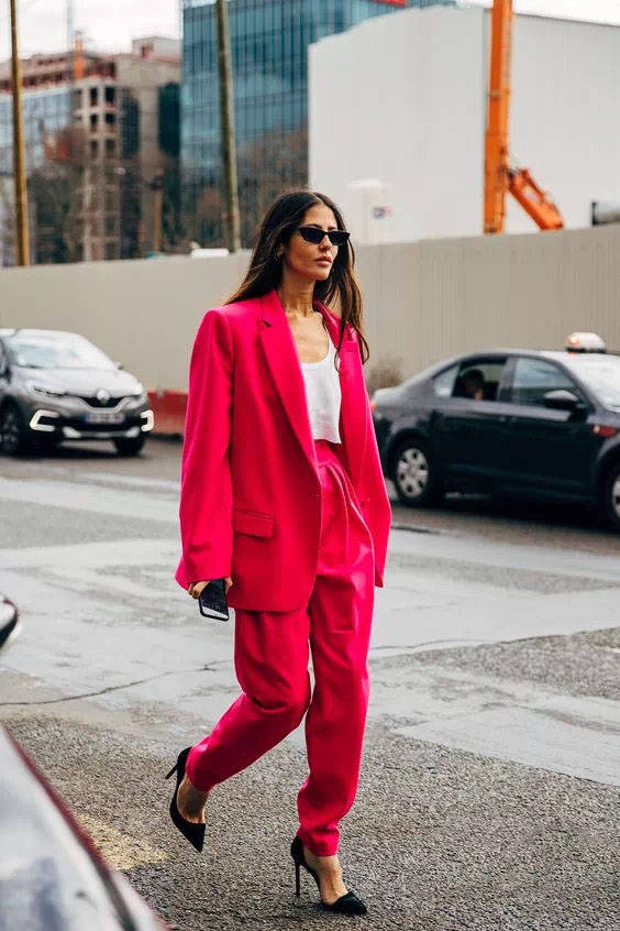 高跟鞋|黑色鞋子怎么搭配裤子?这些穿法早知道,提升衣品变时髦