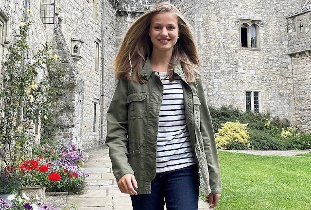 莱昂|西班牙15岁王储首晒大学校园照！戴口罩暴露眼袋，一双美腿贼细长