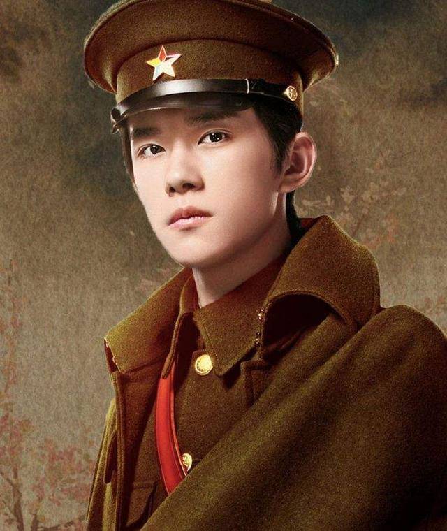 军装|当红男星穿军装：易烊千玺热血，朱一龙颜值高，看到任嘉伦我爱了