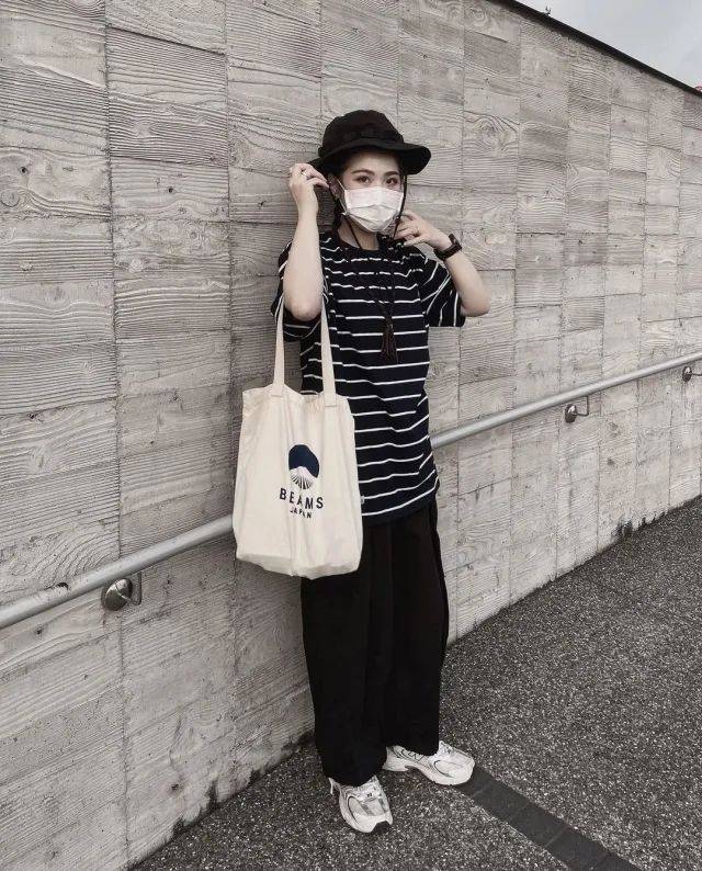 套装|做个百变美少女！女生初秋运动鞋搭配造型推荐，舒适好看又时髦