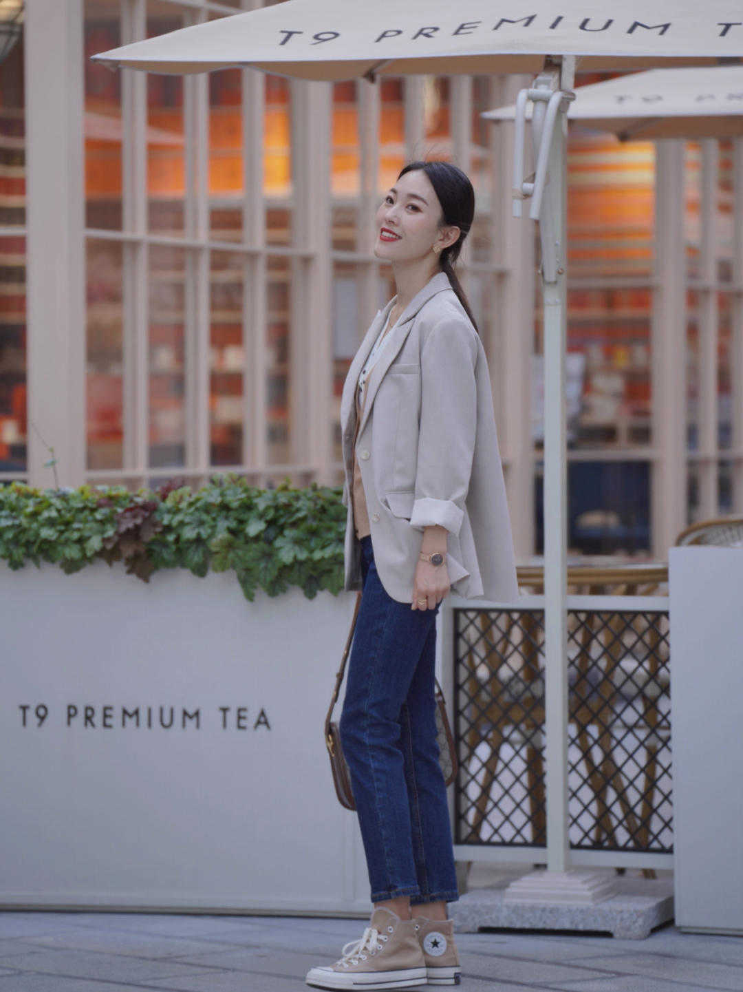 显得|针织衫有多耐看?几套活力满满的示范穿搭送你,漂亮大气