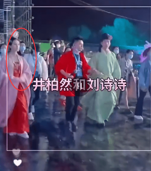 经典|刘诗诗中秋晚会路透图曝光!罕见穿古装现身,被赞“一眼万年”