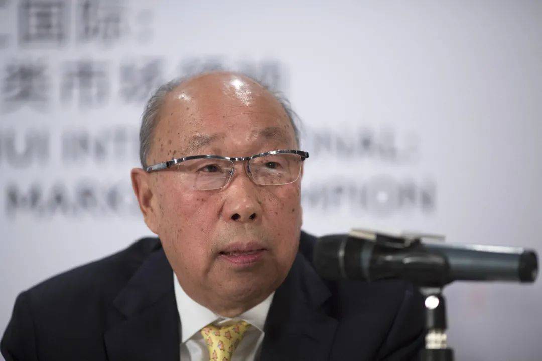 原创81岁万隆当选双汇董事长:不退位熬走了52岁太子,10年后孙子继位