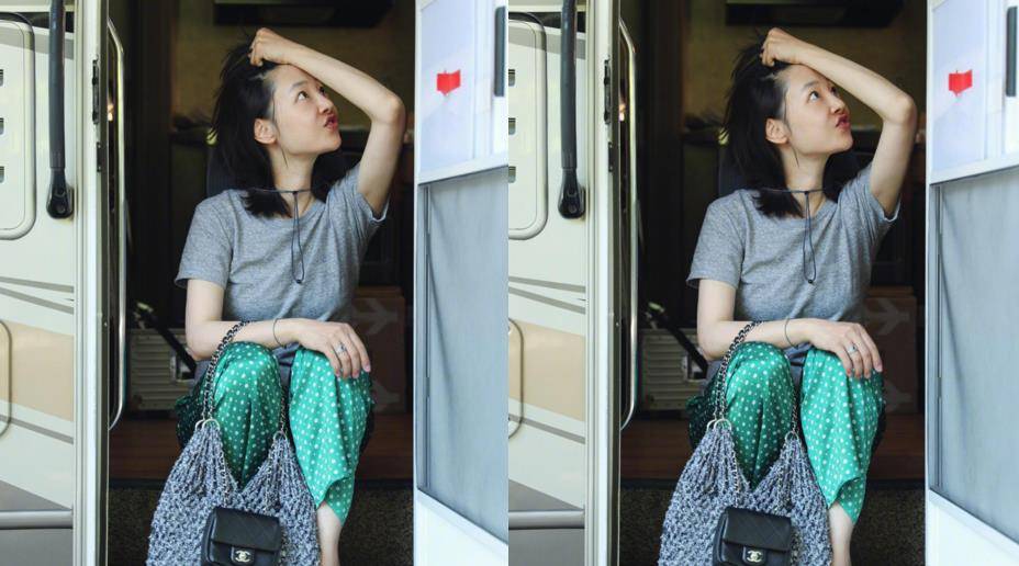 魅力|白百何晋升“穿搭博主”，穿一身红成熟有魅力，自信的笑容真美