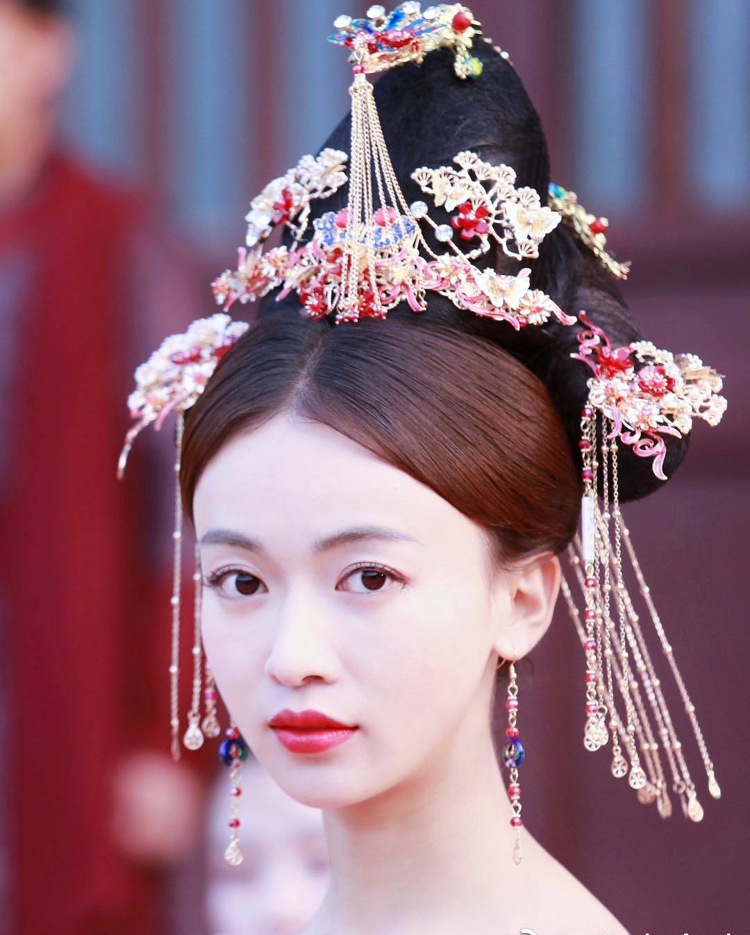 原创谁给吴谨言这么大的特权,屡次爽约央媒采访?