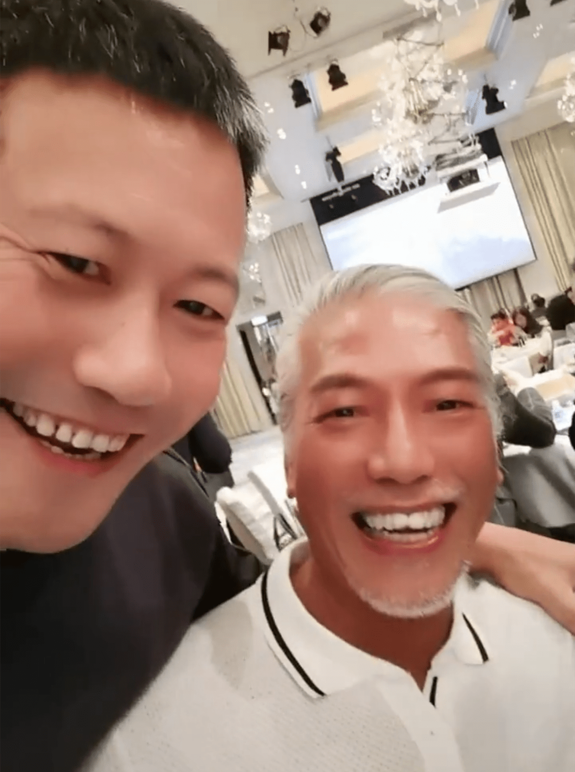 58岁张耀扬现身寿宴遭质疑会不会掀桌子戴名表态度谦恭