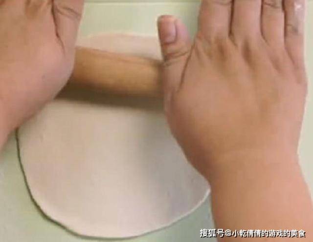 成本|想吃葱油饼在家做，做法简单，成本5块钱，做一回能吃上3天