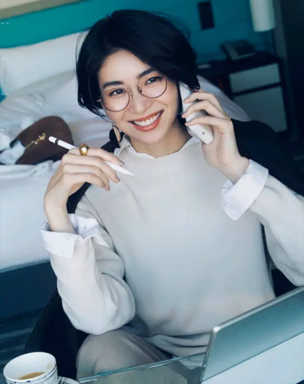 郭碧婷|郭碧婷嫁入豪门仍低调，穿卫衣配破破烂烂的裤子，气质却挺高级