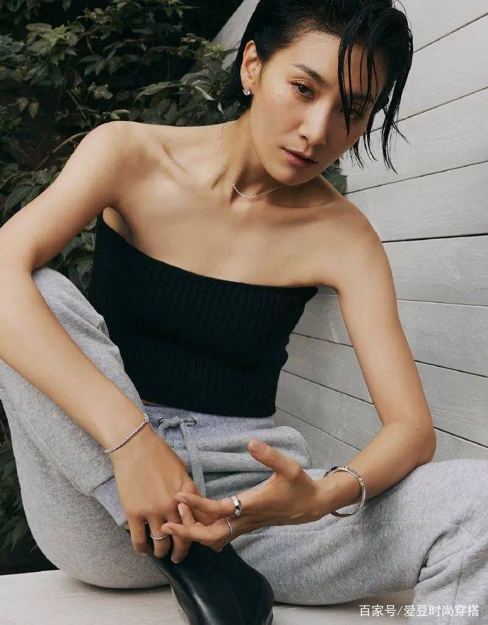 发型|你适合什么样的短发？该如何搭配秋装？