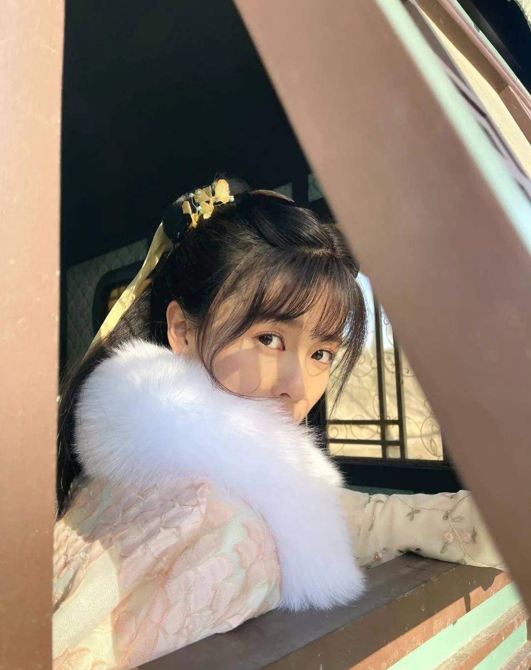 发髻|造型不行就别尬吹了！让这8部剧告诉你，一根发带即可惊艳无数