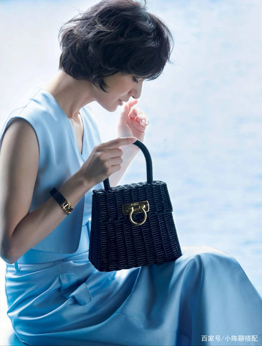 下装|懂穿的女人不显老！百用不厌的“焦点穿搭”，学会才更优雅气质