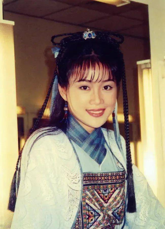 发髻|造型不行就别尬吹了！让这8部剧告诉你，一根发带即可惊艳无数