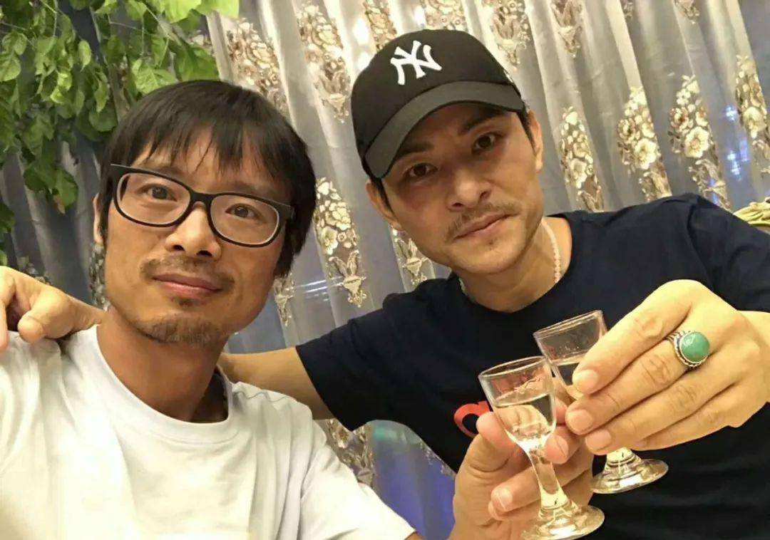 香港影星钱小豪又在吃"老本",这次的吃相,比较漂亮_钱正豪