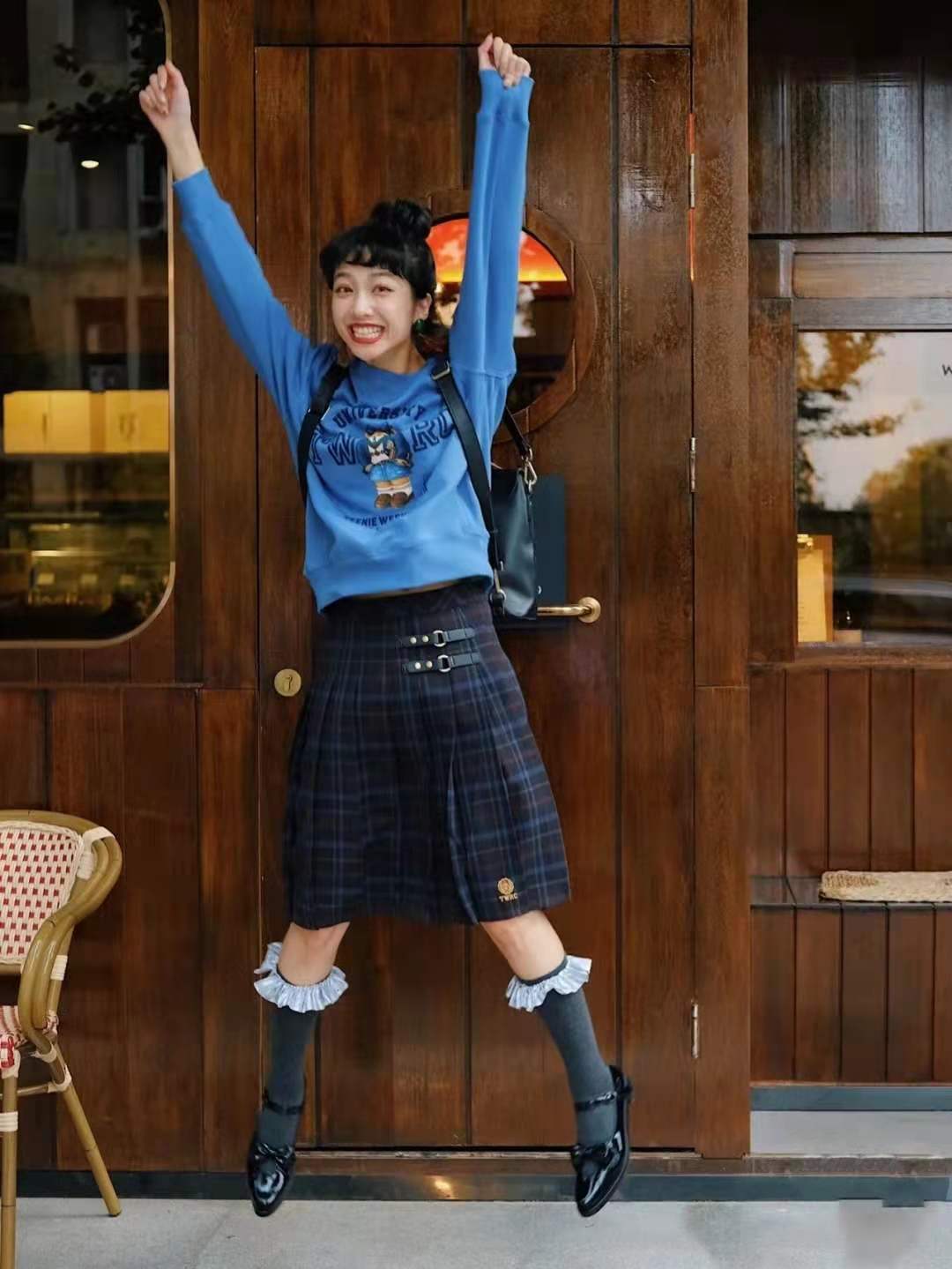 氛围|小个子女生，学会这5组“色彩搭配”，时髦又显高，赚足回头率