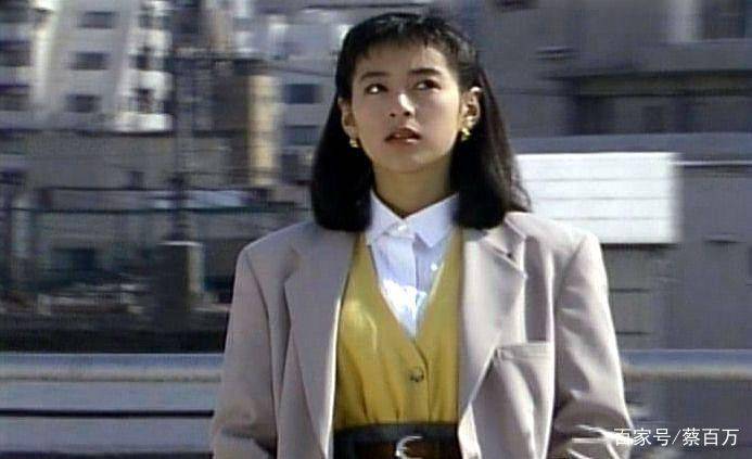 年代|《东爱》30年:莉香的穿搭从没过时!盘点90年代复古风的3大元素