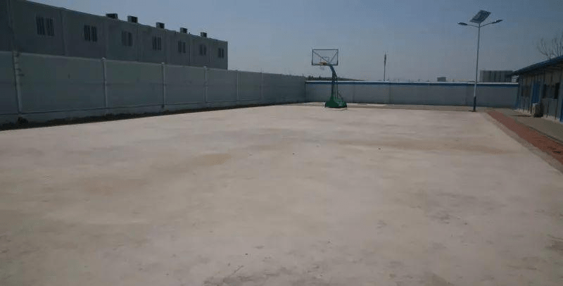 基础分为:沥青基础和水泥混凝土基础两种.