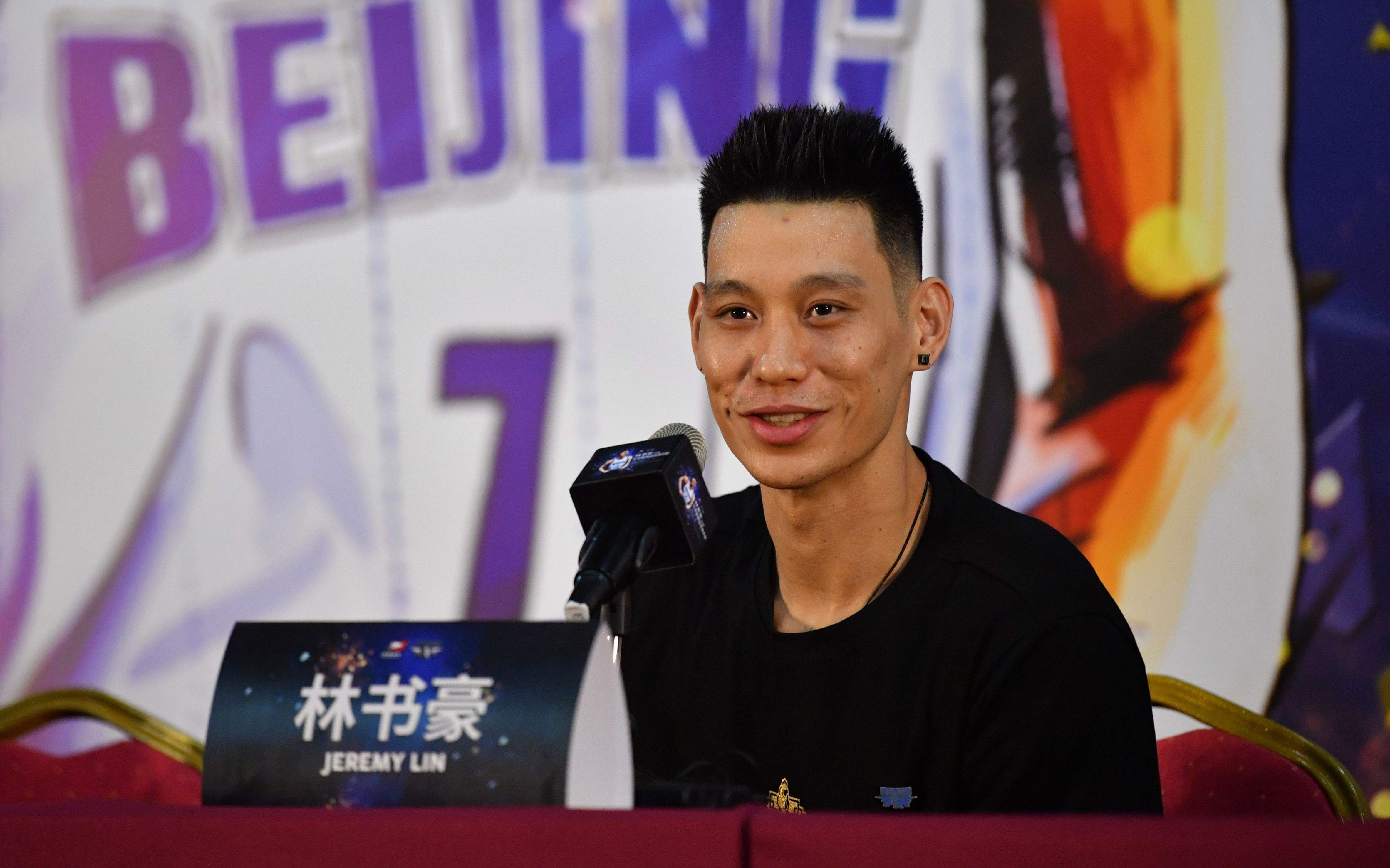 原创林书豪公开病房照片,面容憔悴不刮胡子,和央视连线透露近况