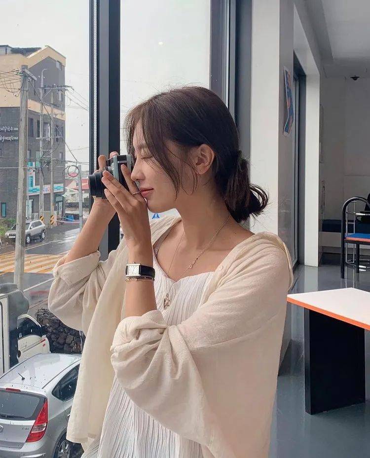发型|韩妹发型大合集，看看这些不夸张又精致的发型是怎么做的！
