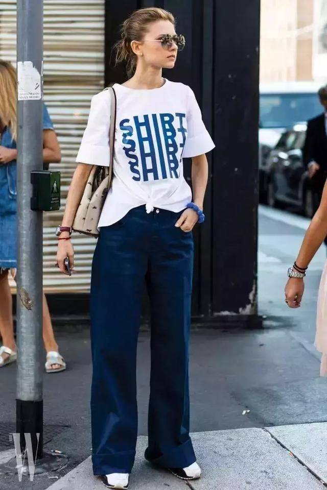 颜色|衣品好的女人，“T恤+直筒裤”就能穿出法式优雅，看来会穿很重要