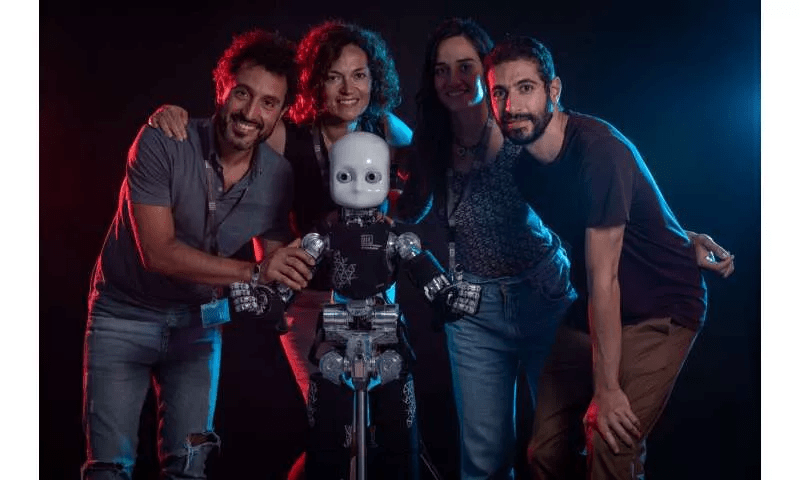 iCub|机器人：你瞅啥？人与机器人对视导致决策变慢，登上Science子刊