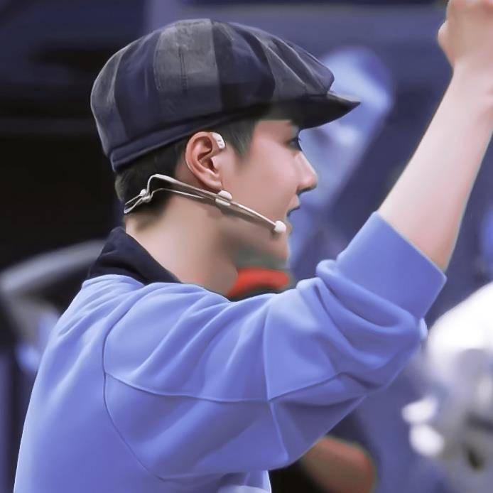 角色|王一博:相比“编剧”角色,他街4中表现出的是极好的主持功底