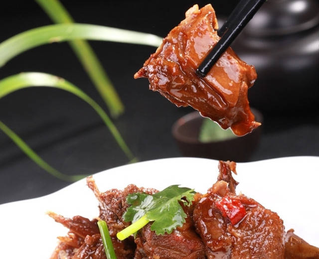 人间的至味清欢干锅湘西土匪鸭