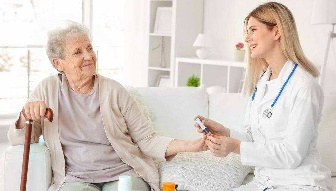 症状|身体出现3个症状,糖尿病可能正悄悄走向尿毒症,早发现早受益