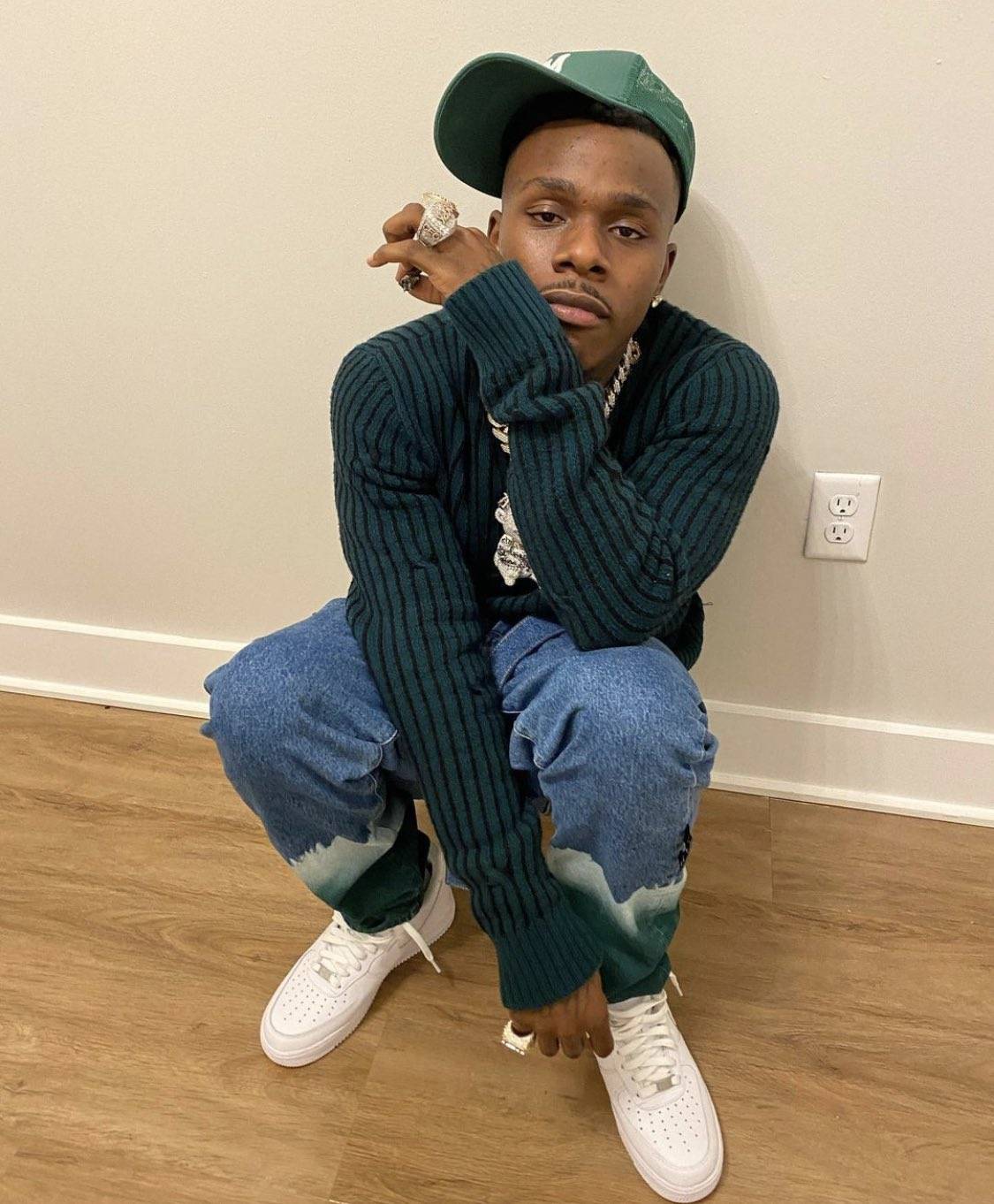 今日欧美圈:黄老板宣布新单下周发行,侃爷热单曾邀蕾哈娜合作?_jay-z