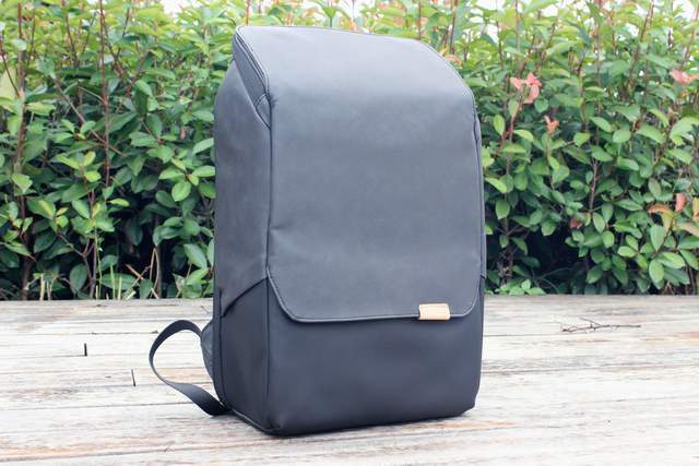 真皮|地平线8号“零感”背包，“零感”是噱头还是真材实料？