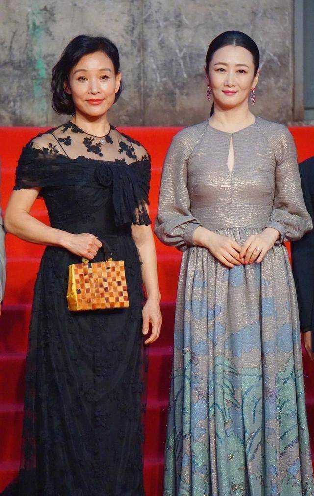 项链|陈冲赵涛同框合影都穿连衣裙,一个霸气一个优雅,真不愧是老戏骨