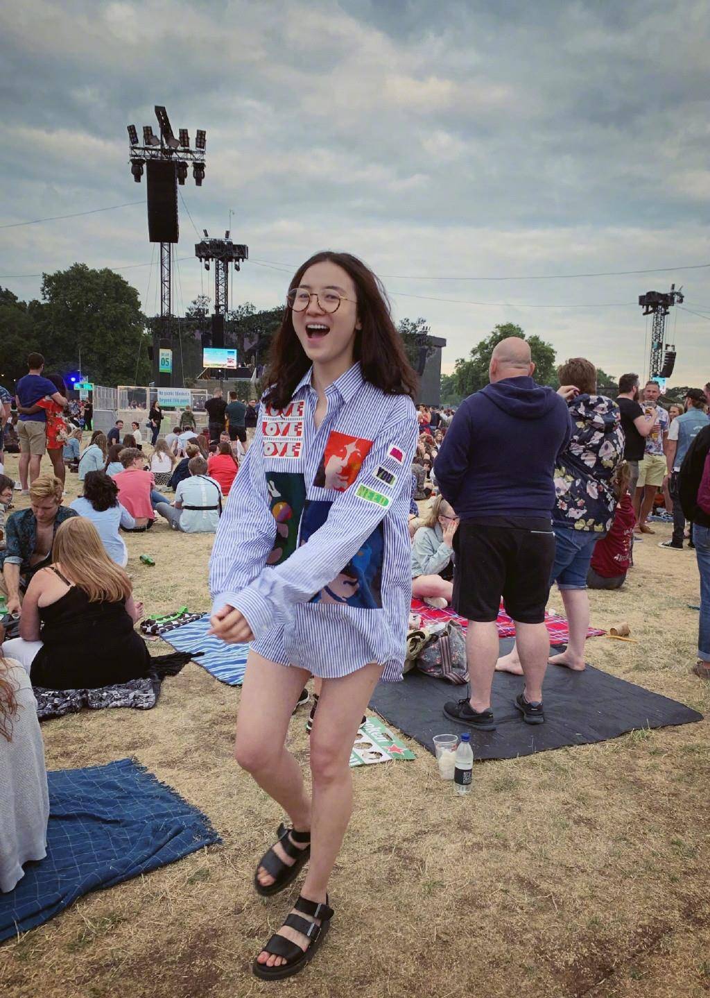 女神|宋佳穿睡衣也时尚,倪妮成街拍女神,论私服穿搭的秘密