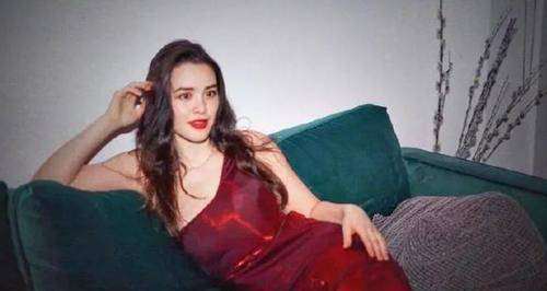 视觉|钟丽缇女儿也太美了，标准的微胖女神，身材性感迷人