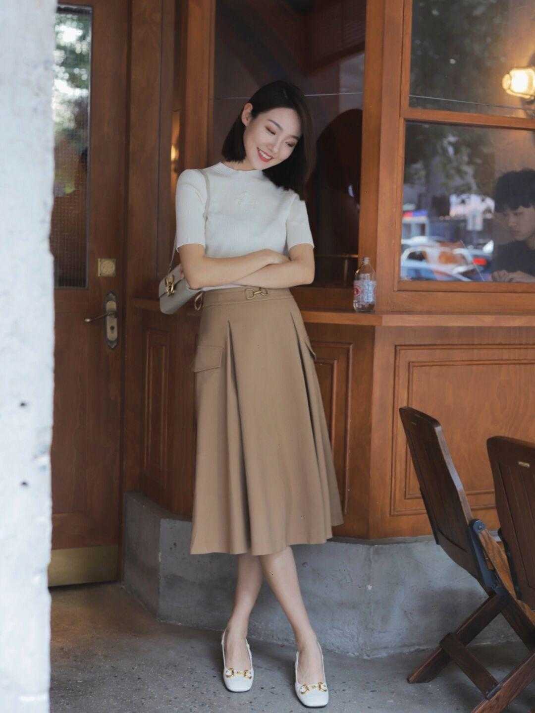 小个子|初秋，穿白衬衫搭配西装裤，小个子女生也能显高显瘦，漂亮大气