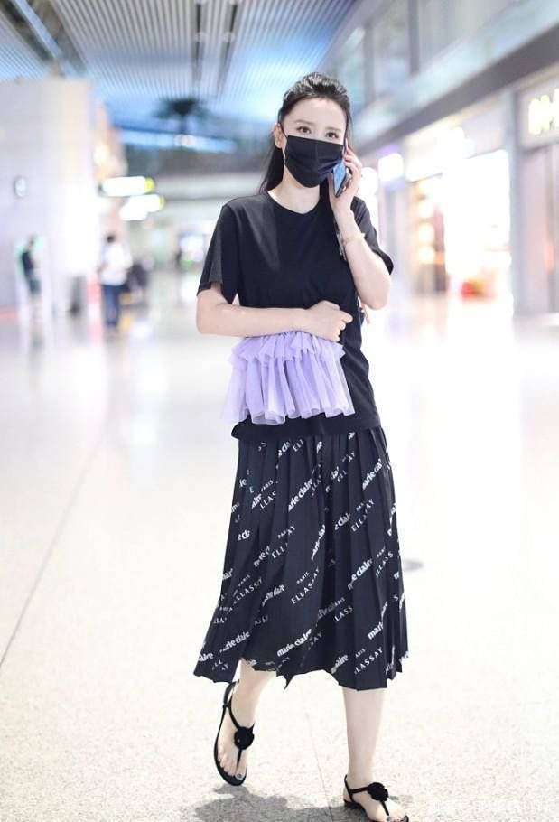 一身|张萌拿出“女老板”的气质,就算穿一身粉都那么霸气,看着不简单