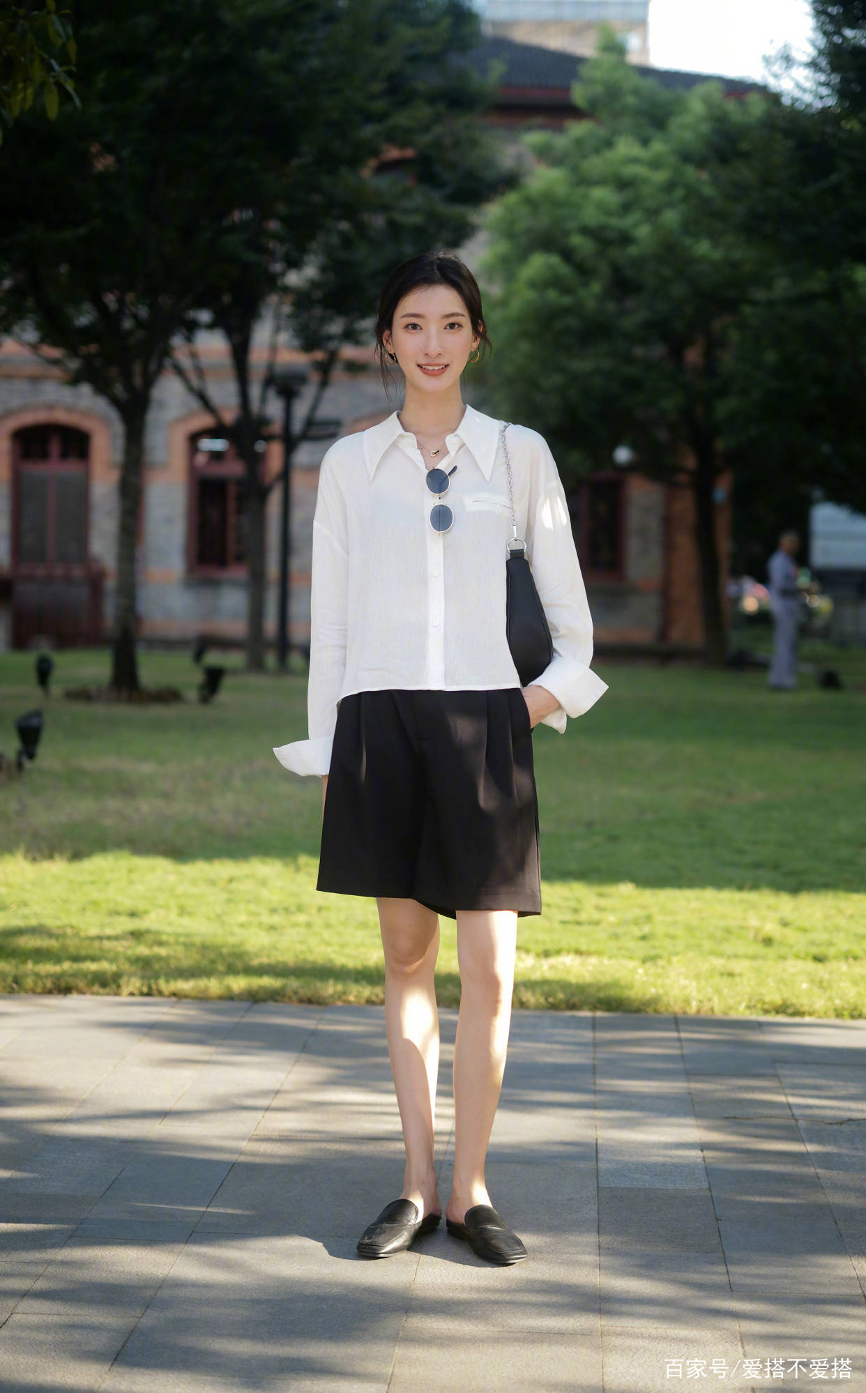 显高|今夏，“衬衫”更时髦打开方式：搭配这“5条裤子”，洋气又显高