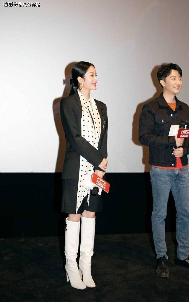 氛围|论气质我只服杨采钰，黑色西装搭配波点衬衫摩登复古，浪漫又高级