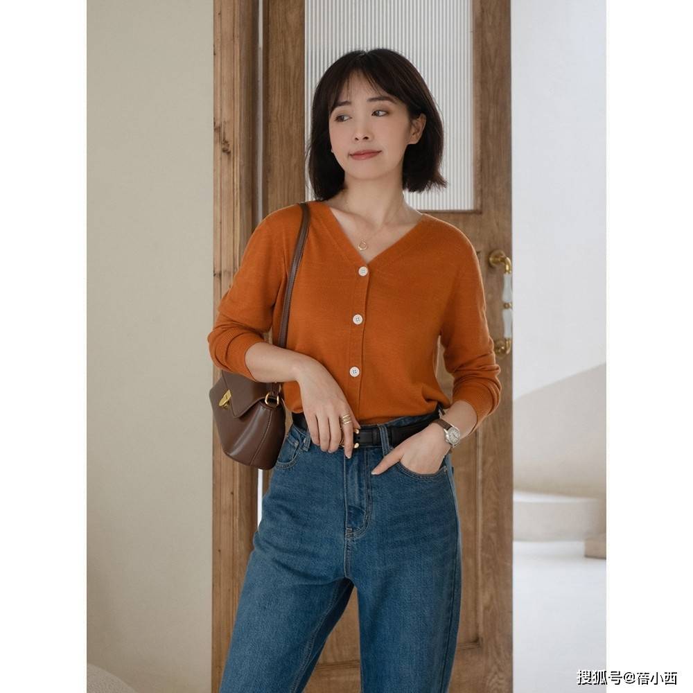 chic|真正时髦的女人，入秋第1条裤子首选“牛仔裤”，简约chic又洋气