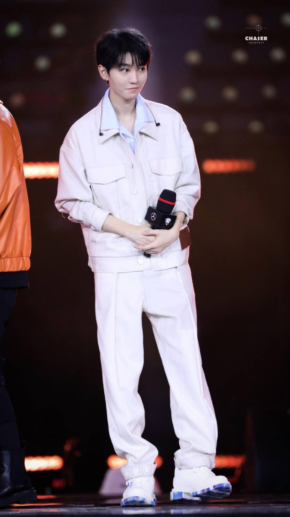 形象|王俊凯现身英雄联盟明星赛，一身清爽打扮，妥妥的校园剧“男主”