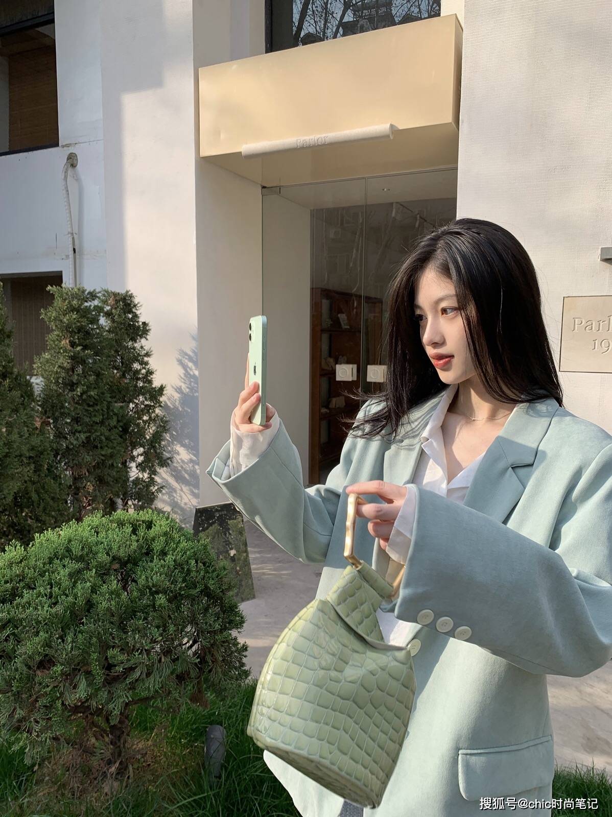 什么|夏末与初秋交界的时节,什么颜色应该占主导,豆绿色应该榜上有名