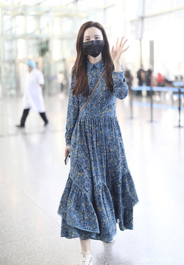 一身|张萌拿出“女老板”的气质,就算穿一身粉都那么霸气,看着不简单