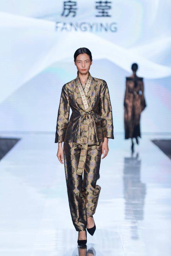 文化|2021服贸会首现时尚新亮点，首钢园迎来房莹国风大师秀