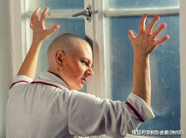 进行|35岁男子右肩痛诊为肝癌，妻子大哭道歉，可能“3件事”没忍住