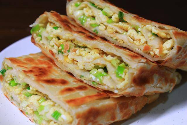 做法|早餐别总吃油条包子,教你5道懒人早餐,学会多睡20分钟