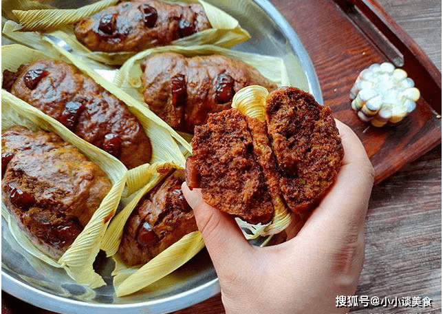 娟妈|下面几样食材加水搅拌，铺锅里蒸一蒸，营养简单，我常做成早餐吃