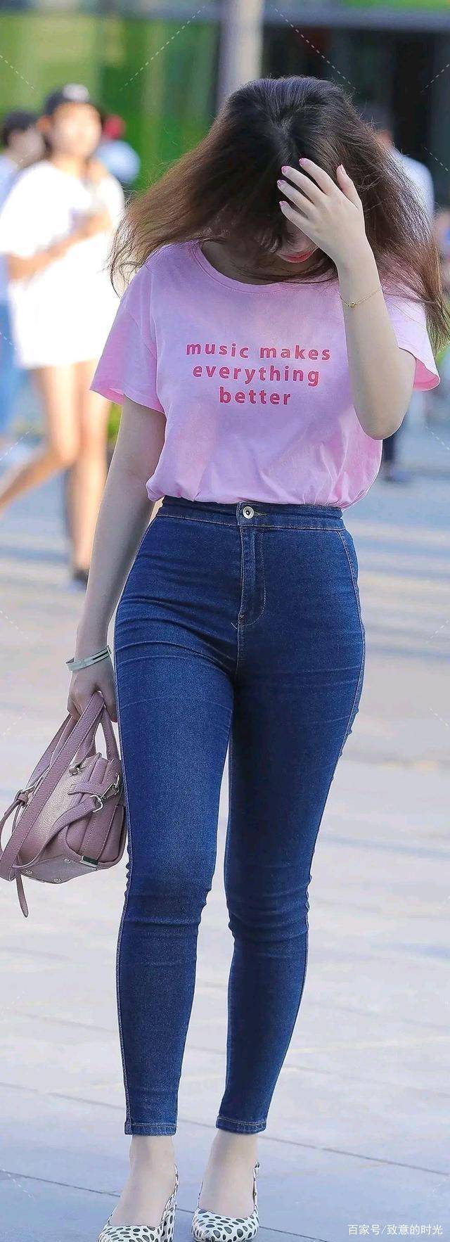 青春|酷酷装扮的瑜伽裤充满青春的时尚活力，休闲百搭又耐看，精致十足