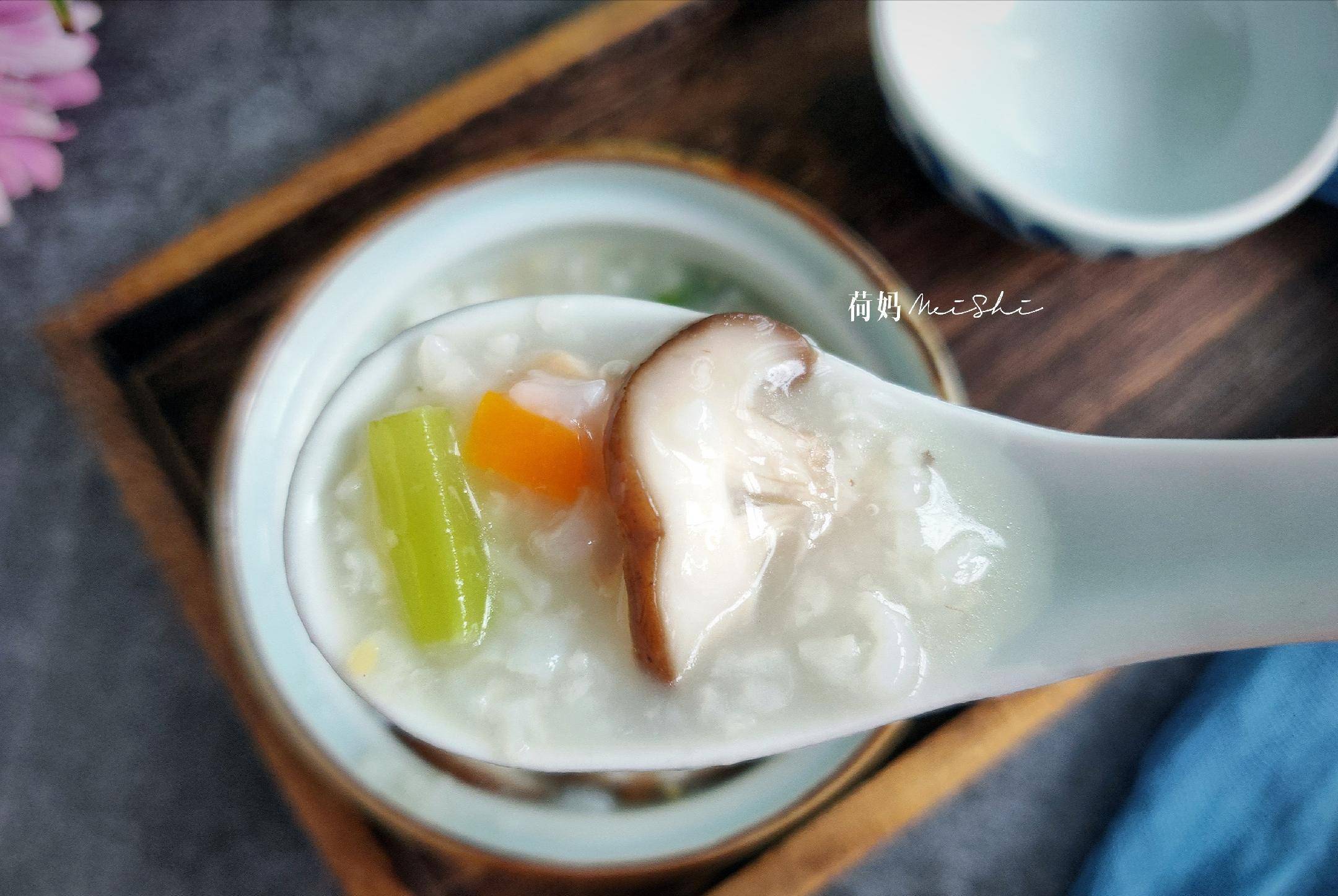胡萝卜|天热,熬一锅香菇鸡肉粥,清淡营养,早餐的最佳搭配,元气满满!